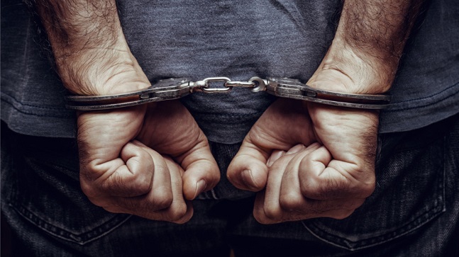 Για ληστεία, όπλα και ναρκωτικά συνελήφθη αλλοδαπός στα Τρίκαλα