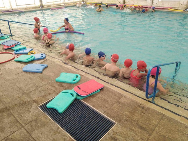 Ξεκίνησαν τα μαθήματα κολύμβησης για τους μαθητές της ΔΠΕ Τρικάλων